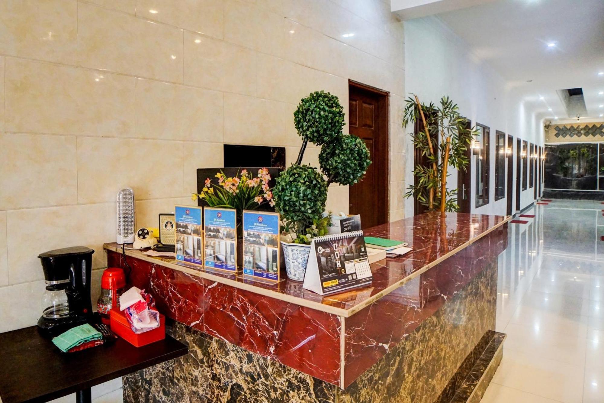 Oyo 92638 Jr Residence Syariah Medan Dış mekan fotoğraf