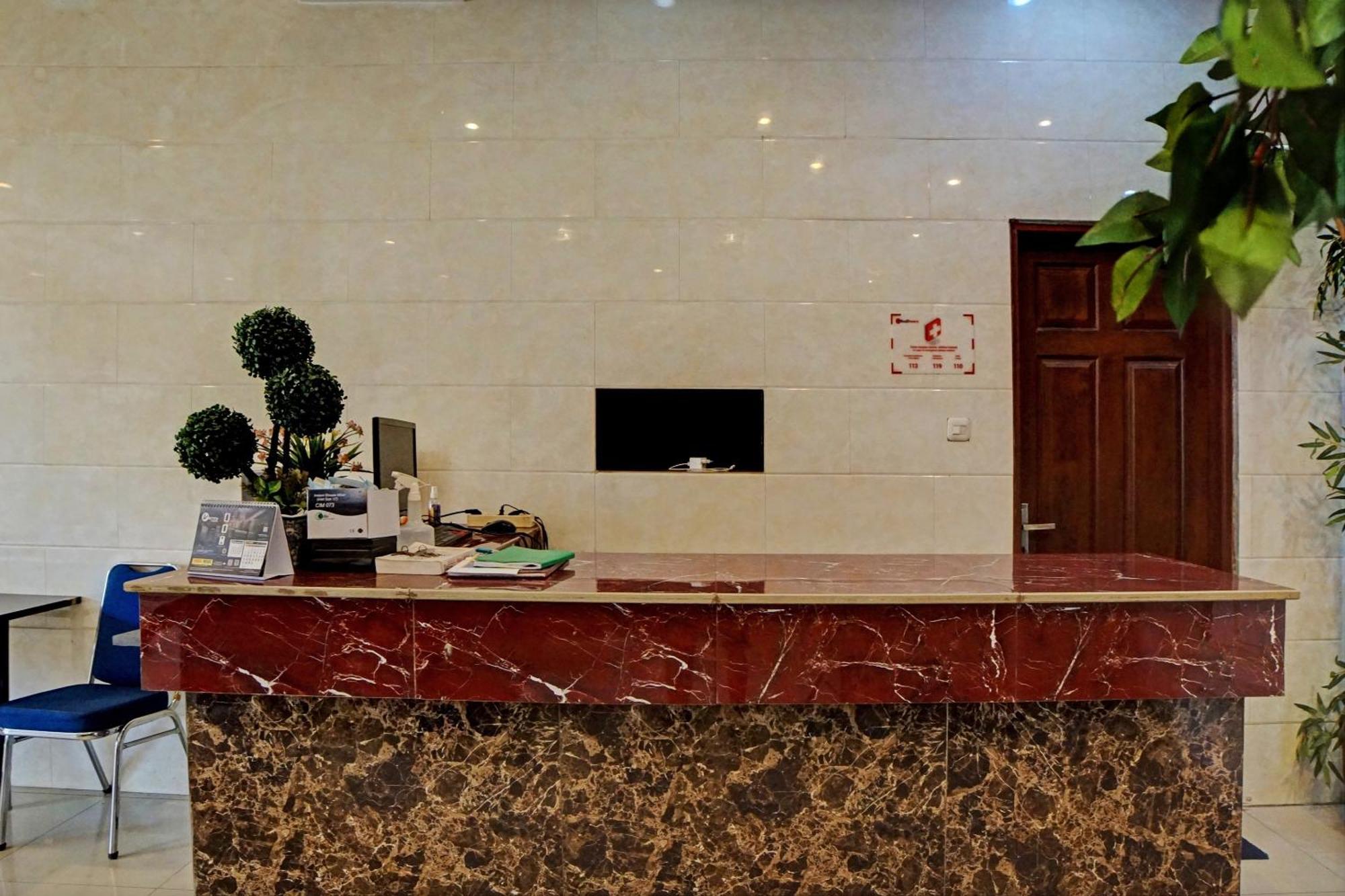 Oyo 92638 Jr Residence Syariah Medan Dış mekan fotoğraf