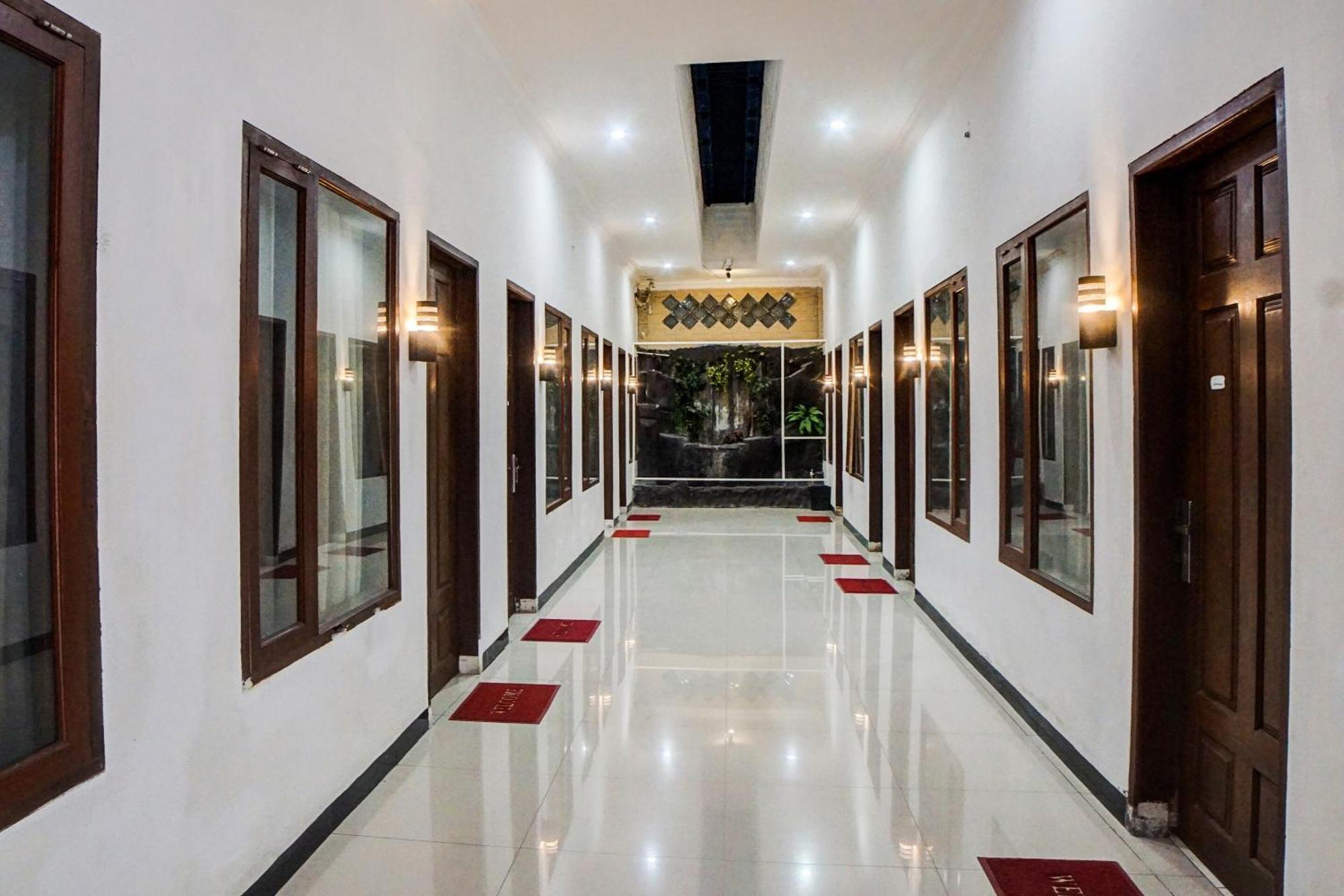 Oyo 92638 Jr Residence Syariah Medan Dış mekan fotoğraf