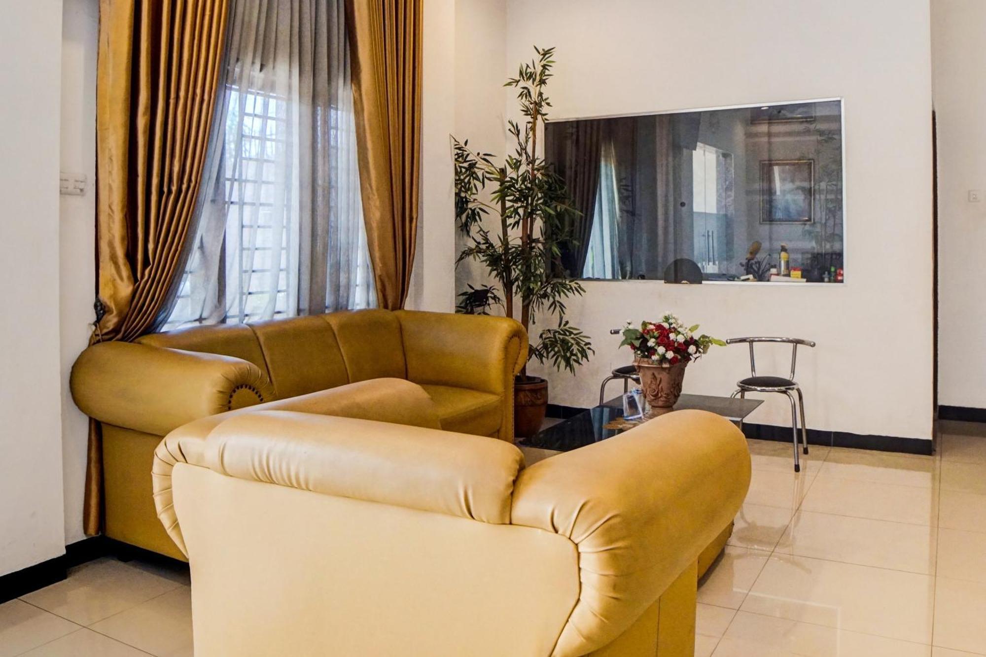 Oyo 92638 Jr Residence Syariah Medan Dış mekan fotoğraf
